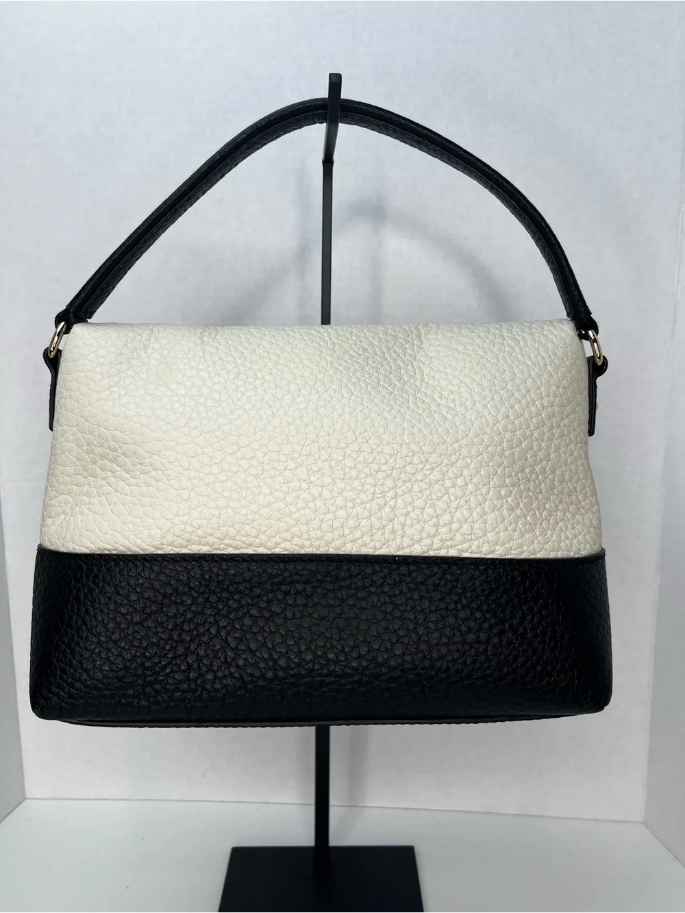 Kate Spade New York Black/White Colorblock Pebbled Zip Tassel
